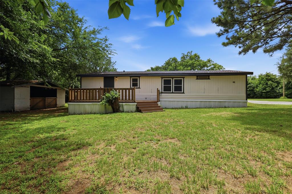 907 Quail Run Property Photo 32