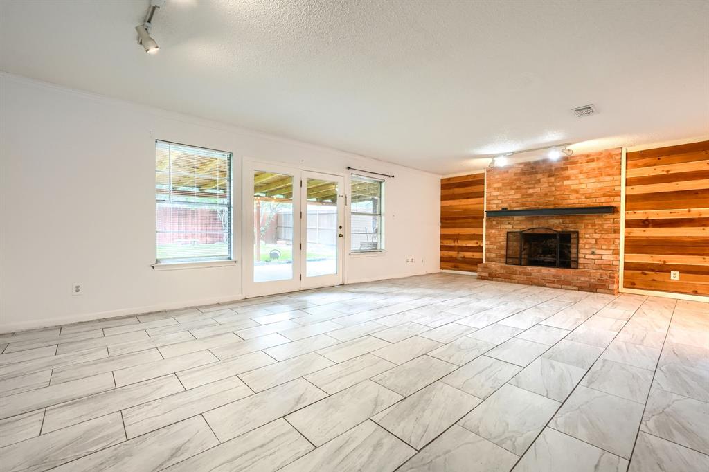 821 Prestwick Street Property Photo 3