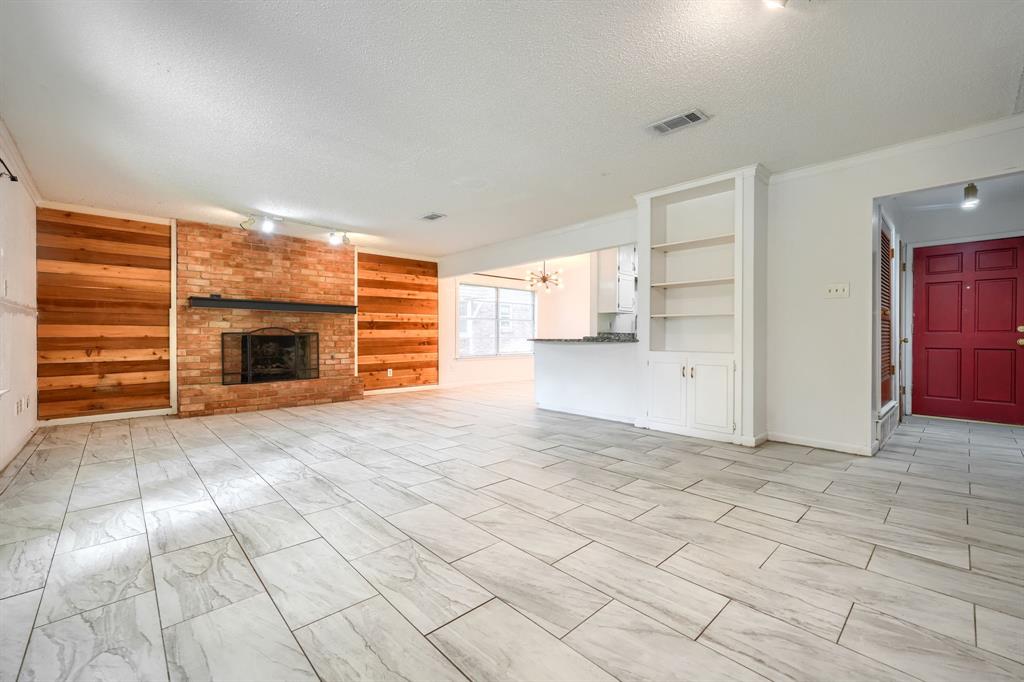 821 Prestwick Street Property Photo 4