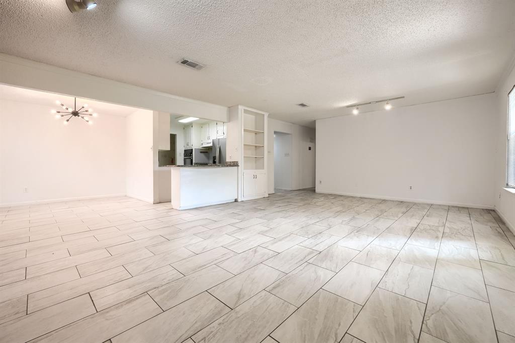 821 Prestwick Street Property Photo 6