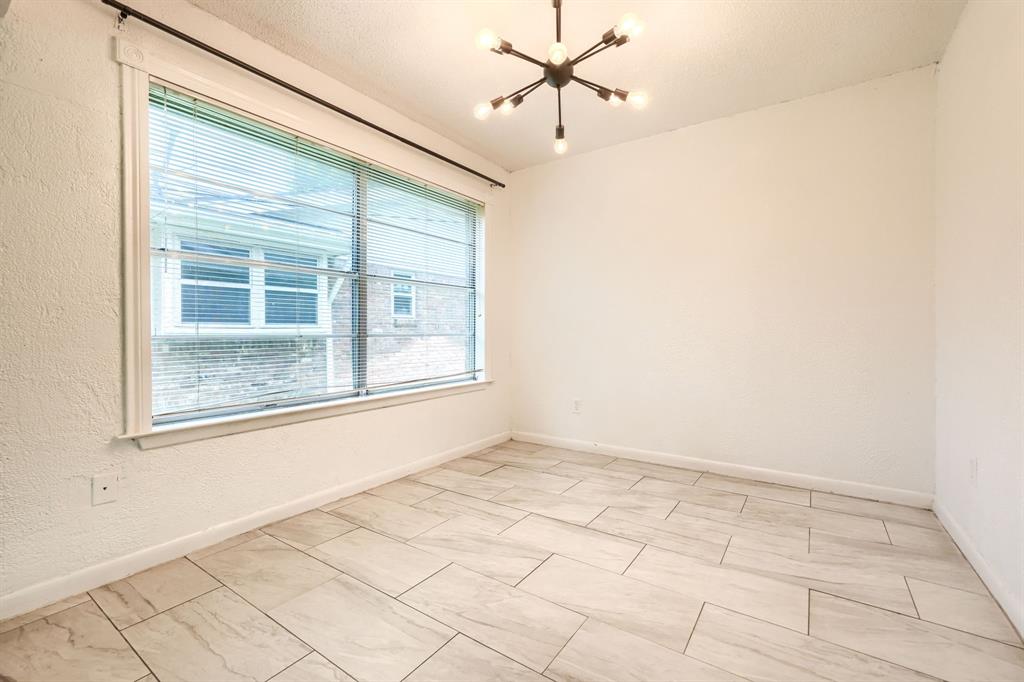 821 Prestwick Street Property Photo 8