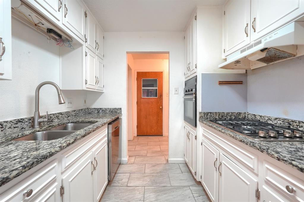 821 Prestwick Street Property Photo 9