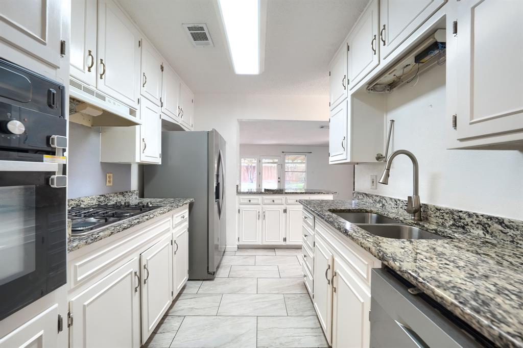 821 Prestwick Street Property Photo 10