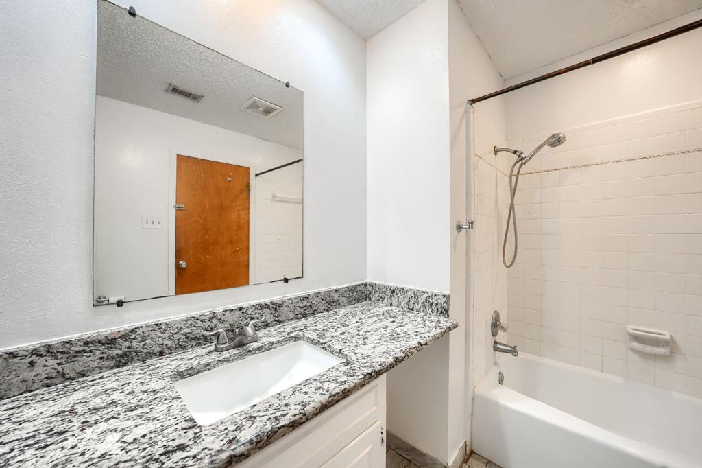 821 Prestwick Street Property Photo 15