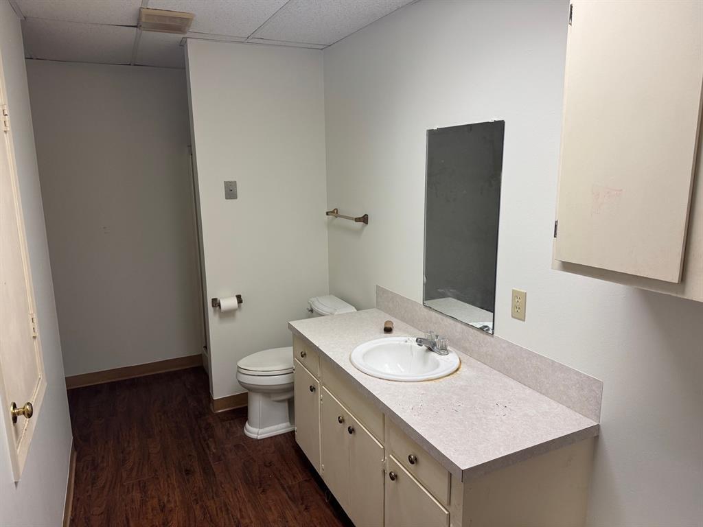 2060 E Texas Street Property Photo 7