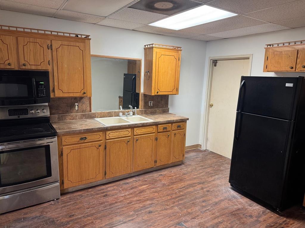 2060 E Texas Street Property Photo 9