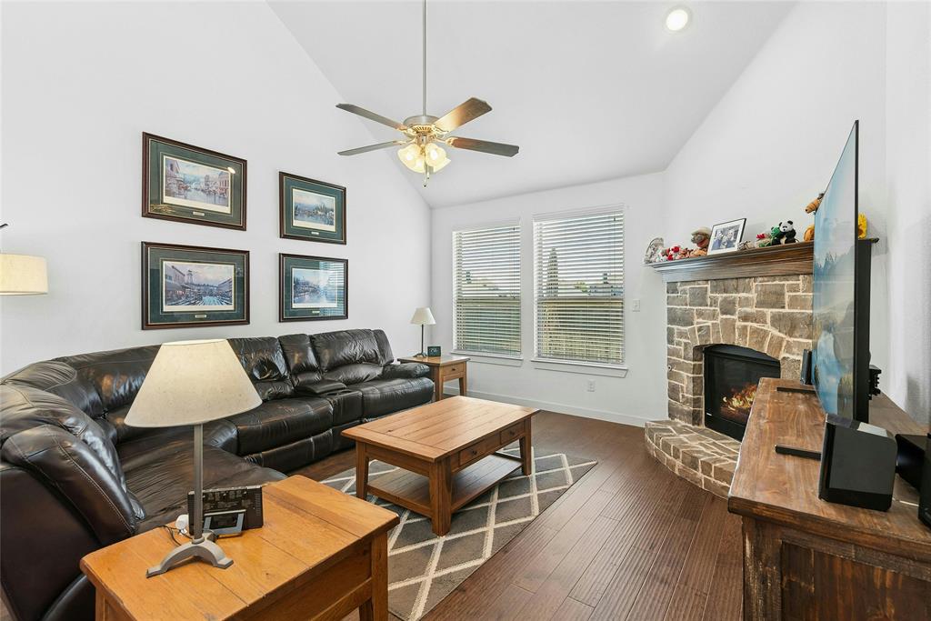 1308 Warbler Drive Property Photo 8
