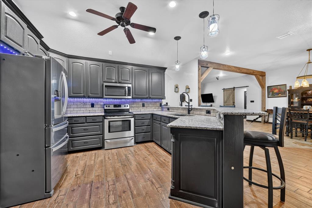 1017 County Road 3555 Property Photo 5