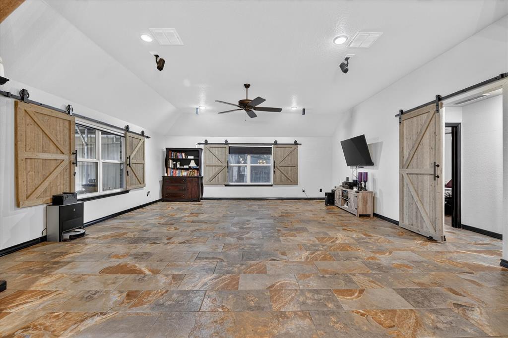 1017 County Road 3555 Property Photo 10