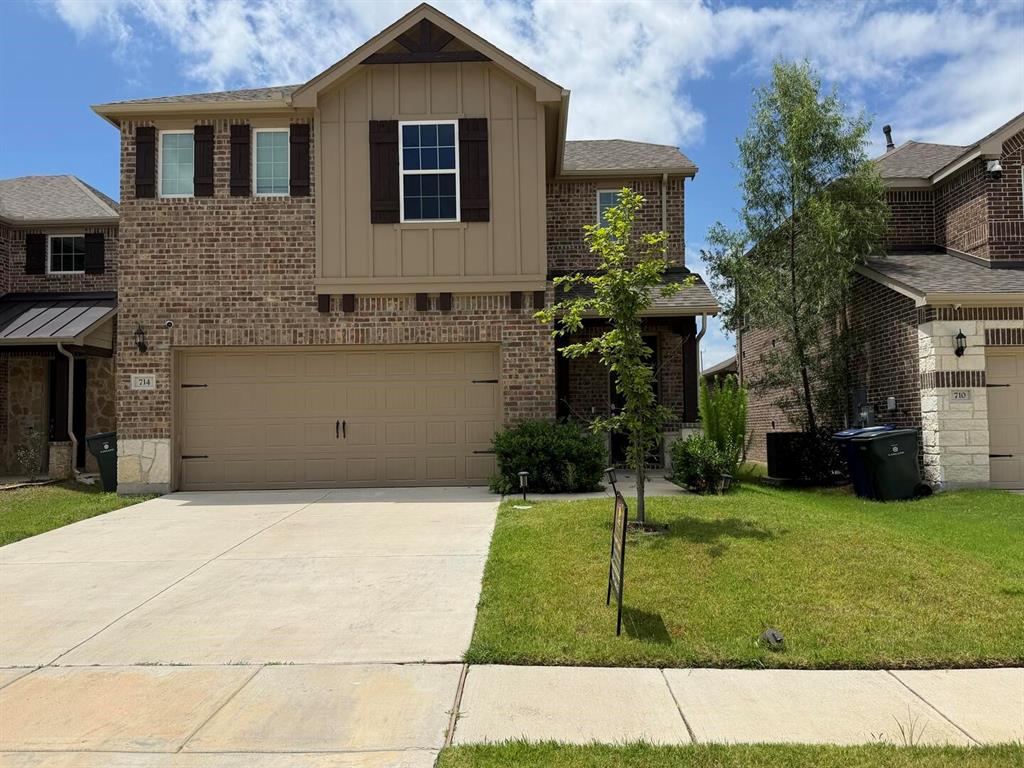 714 Creekwater Lane Property Photo 2