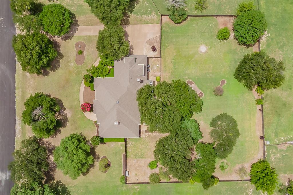1304 Greenview Drive Property Photo 3