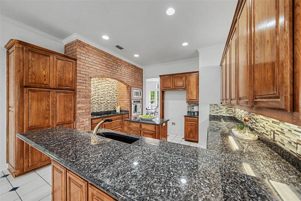 1304 Greenview Drive Property Photo 11