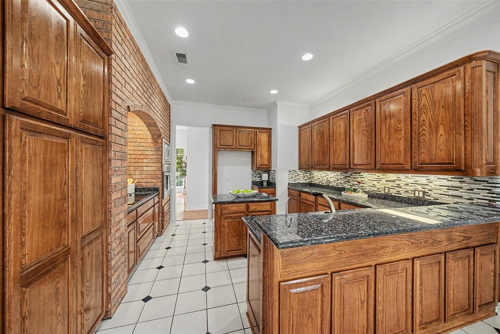 1304 Greenview Drive Property Photo 12
