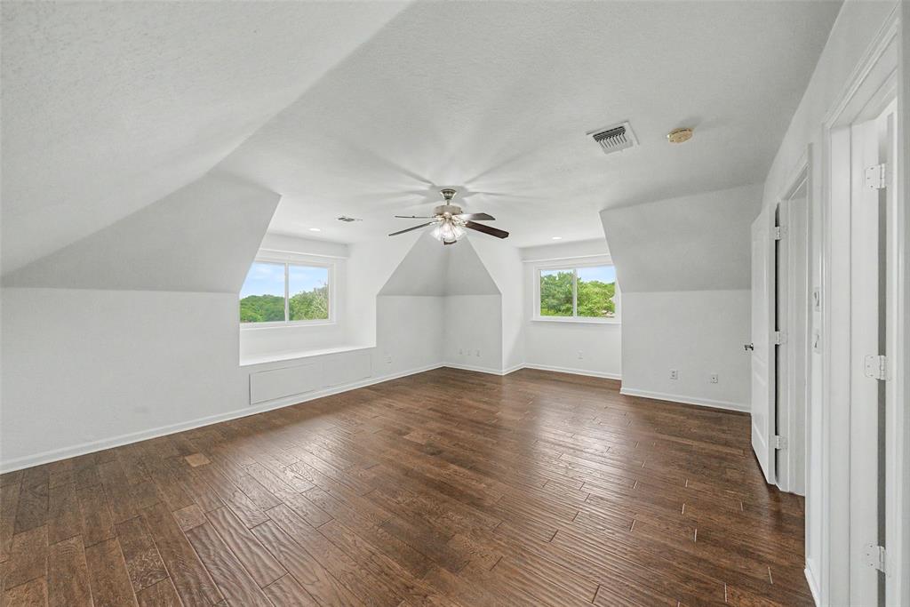 1304 Greenview Drive Property Photo 24