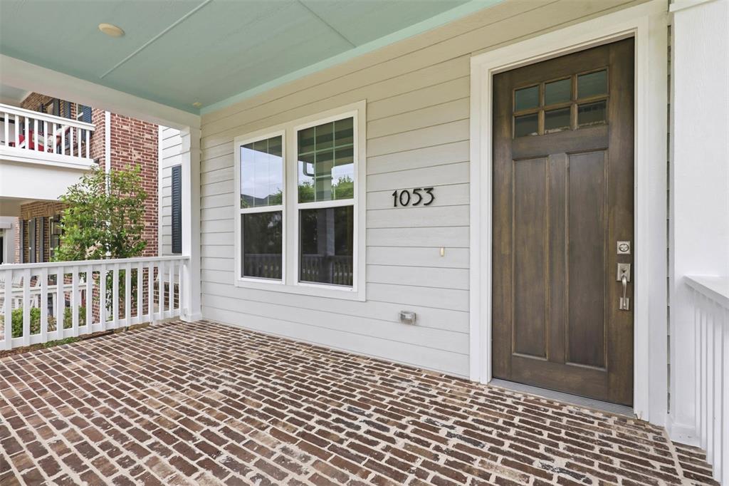 1053 Sarah Street Property Photo 5