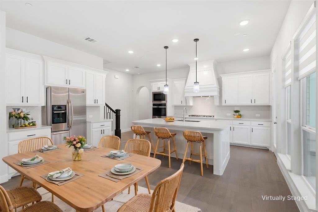 1053 Sarah Street Property Photo 10