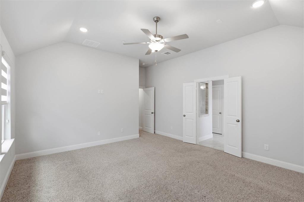 1053 Sarah Street Property Photo 21