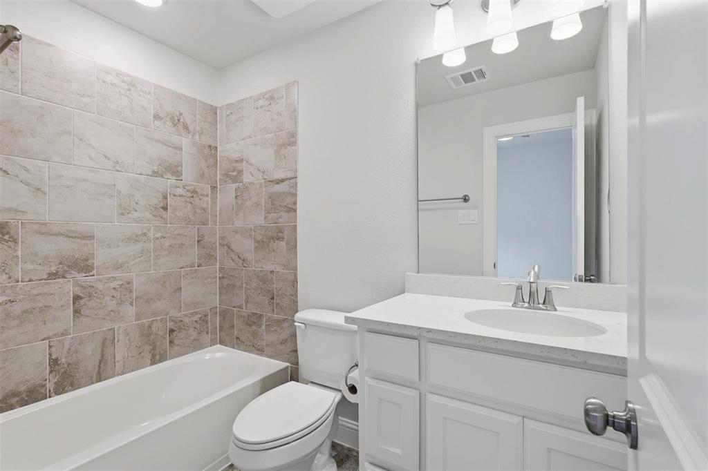 1053 Sarah Street Property Photo 28