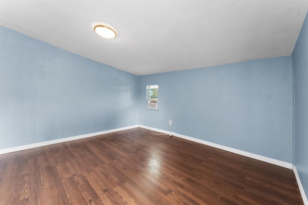 1612 Harris Court Property Photo 8