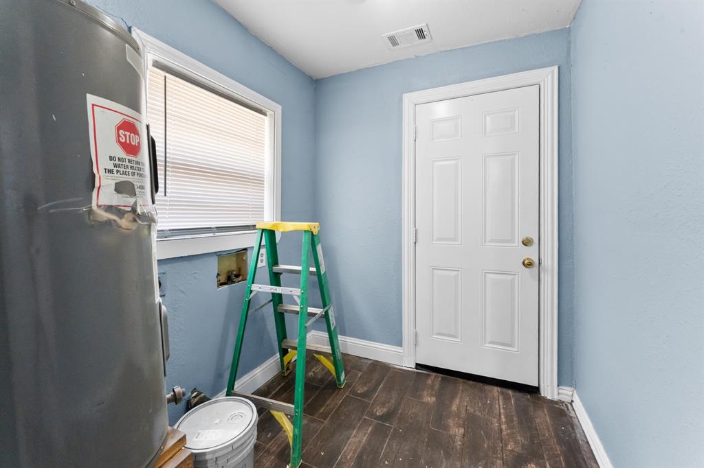 1612 Harris Court Property Photo 11