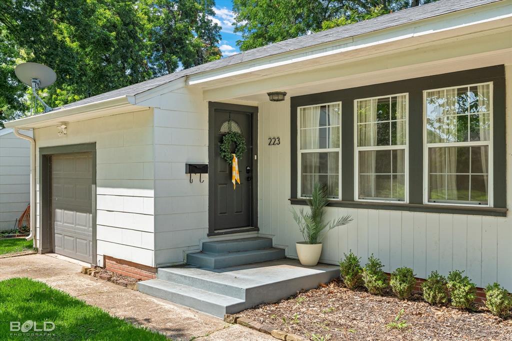 223 Leland Drive Property Photo 1
