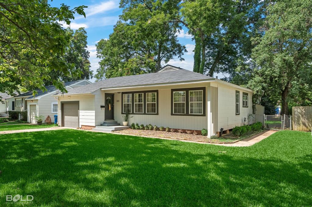 223 Leland Drive Property Photo 3