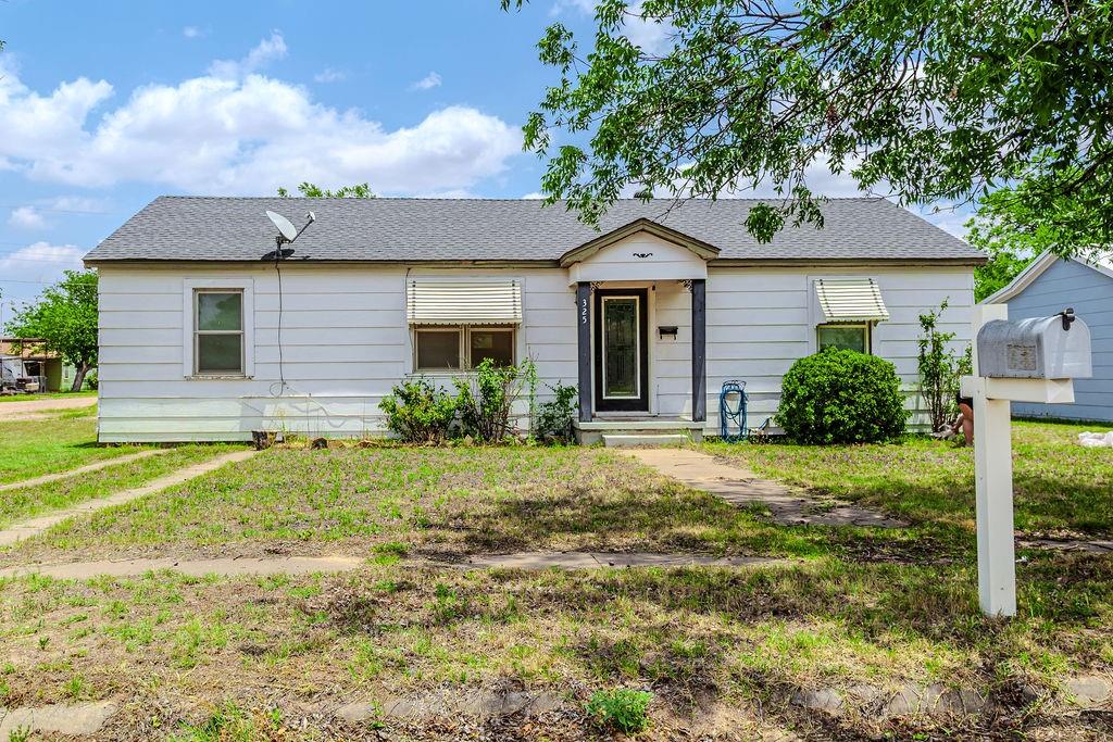 325 Nw Avenue I Property Photo 2