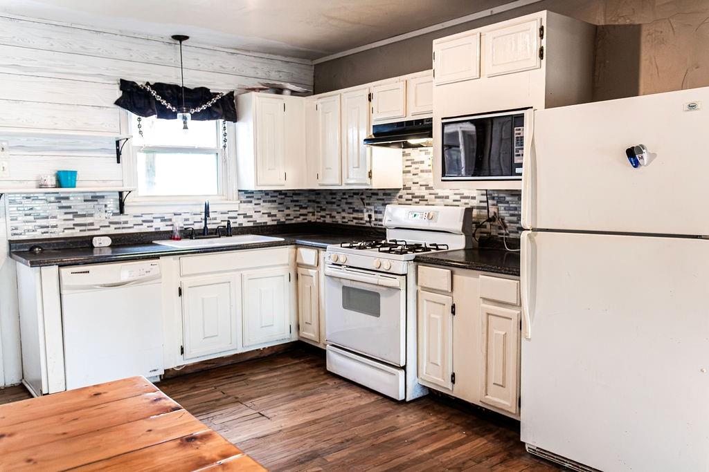325 Nw Avenue I Property Photo 7