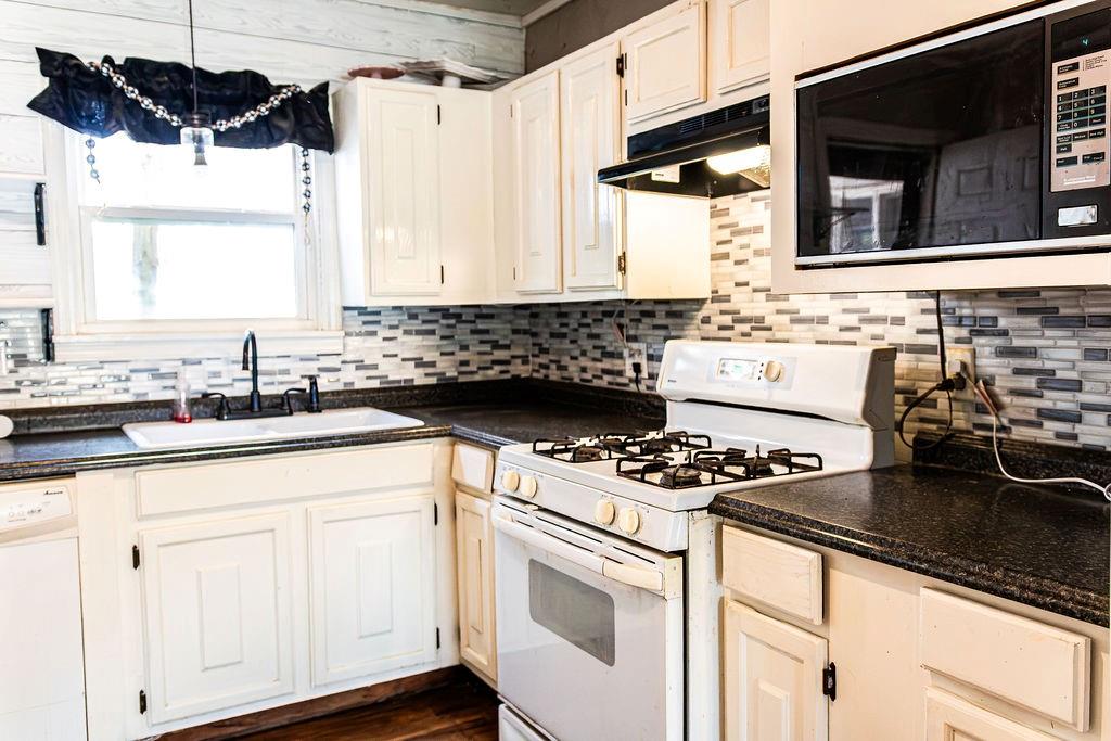325 Nw Avenue I Property Photo 9