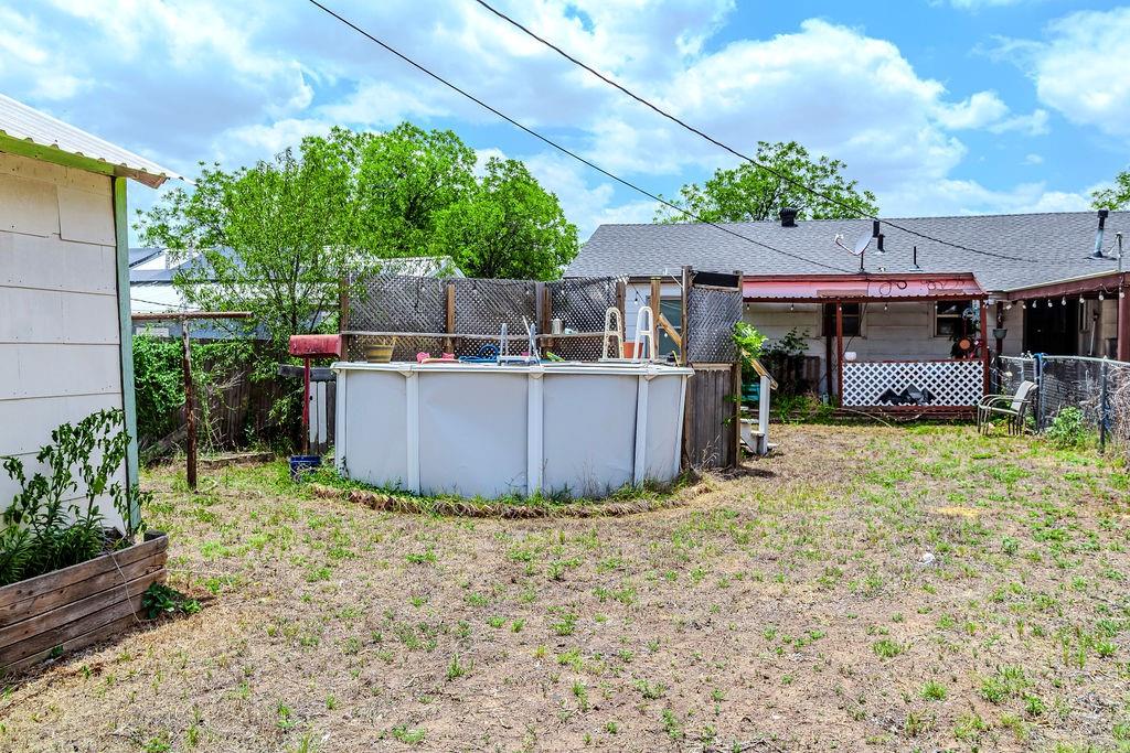 325 Nw Avenue I Property Photo 40
