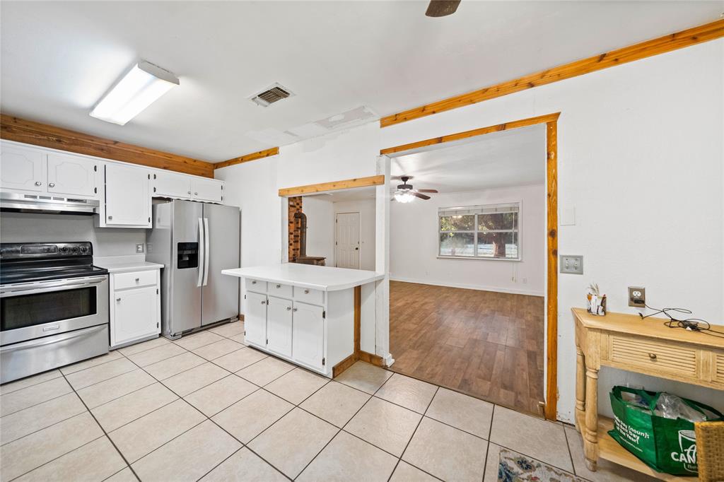 720 E Marshall Avenue Property Photo 11