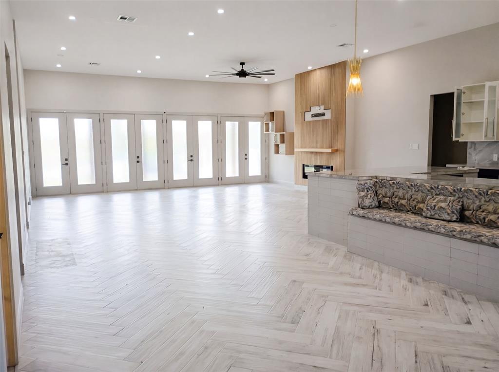 101 Windward Court Property Photo 3
