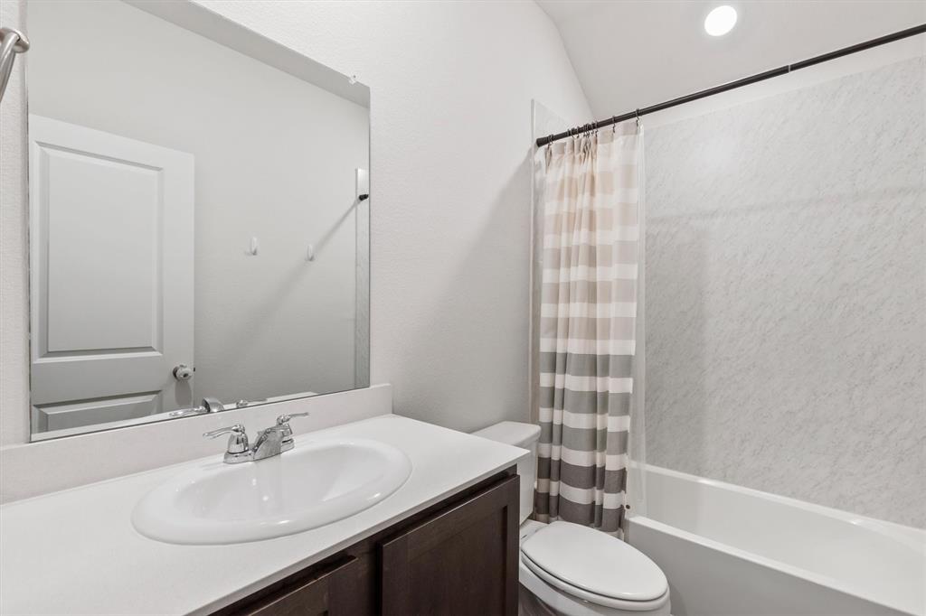 3916 Oak Creek Circle Property Photo 19
