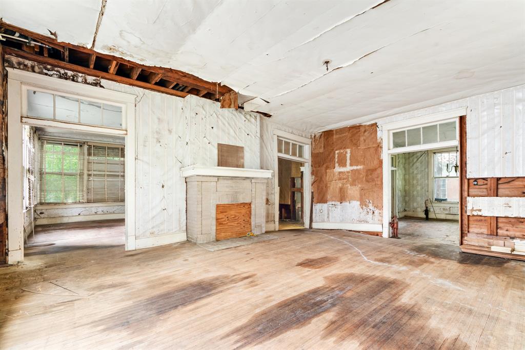 946 S Church Street Property Photo 3