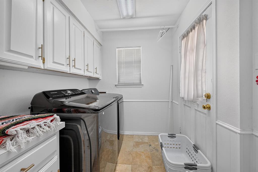 2304 Wakeforest Court Property Photo 19