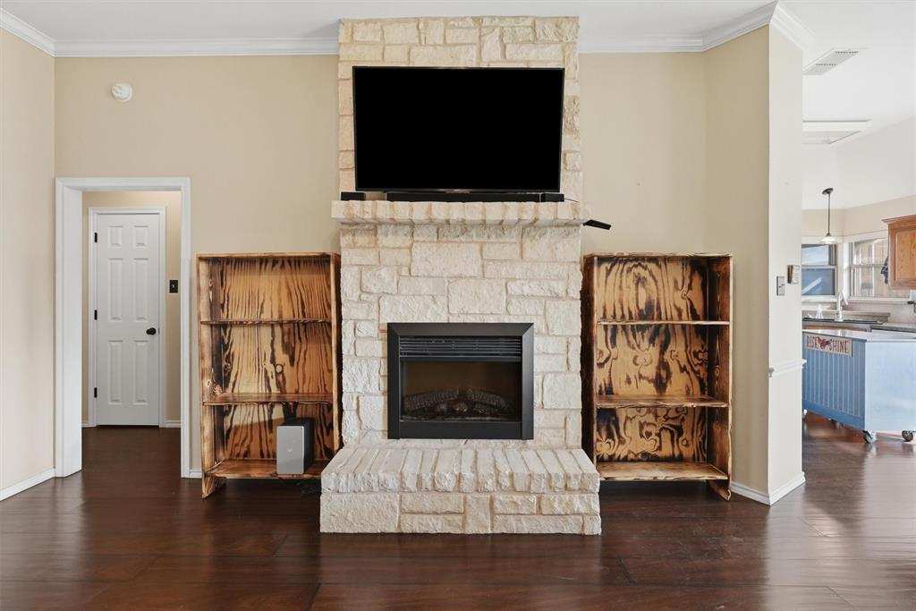 708 Hillcrest Drive Property Photo 8