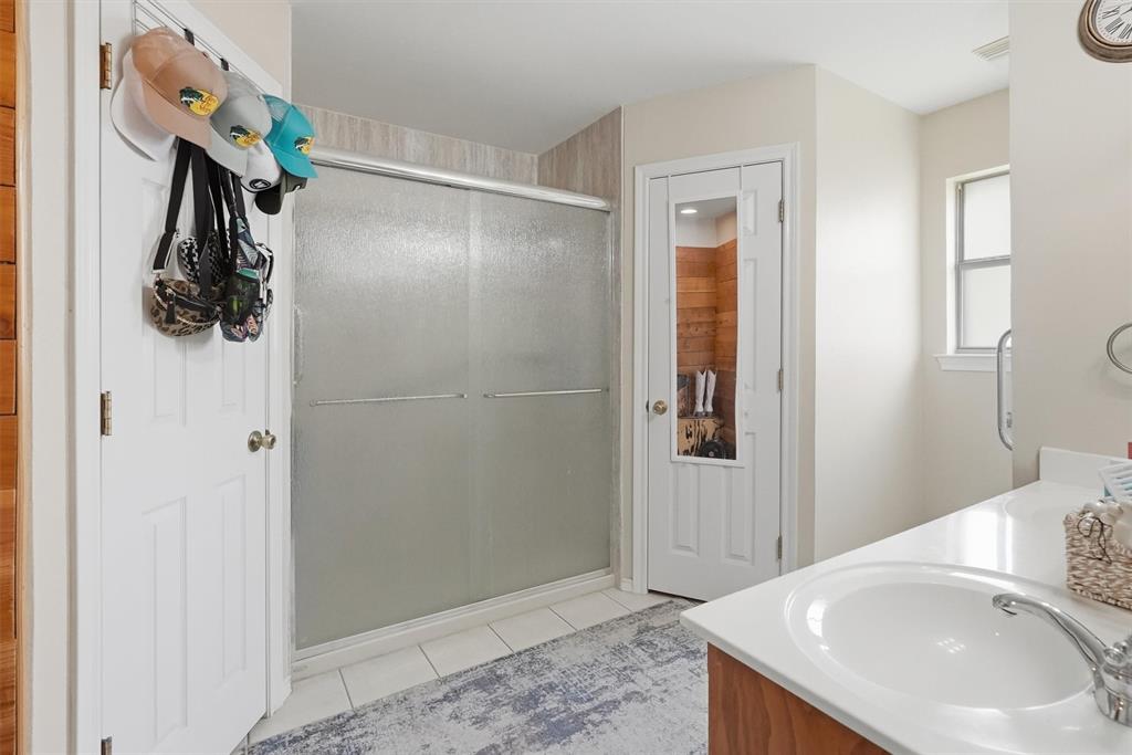708 Hillcrest Drive Property Photo 22