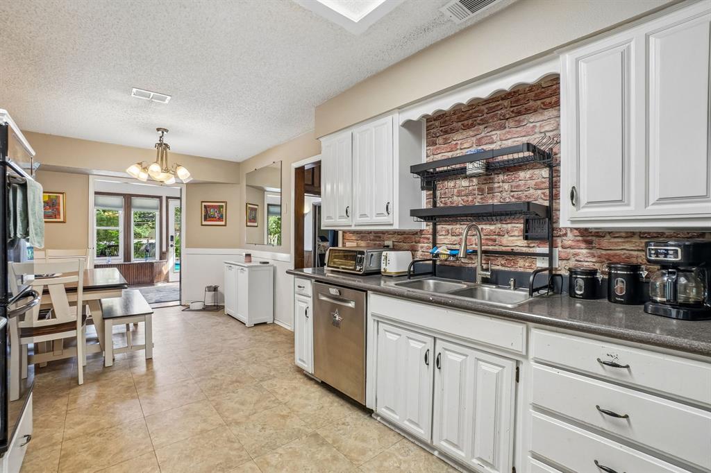 6102 Waterview Drive Property Photo 10