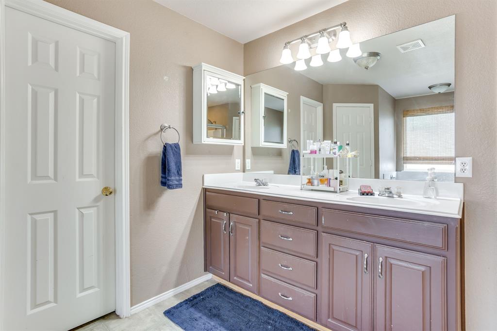 1020 Thistle Meade Circle Property Photo 27