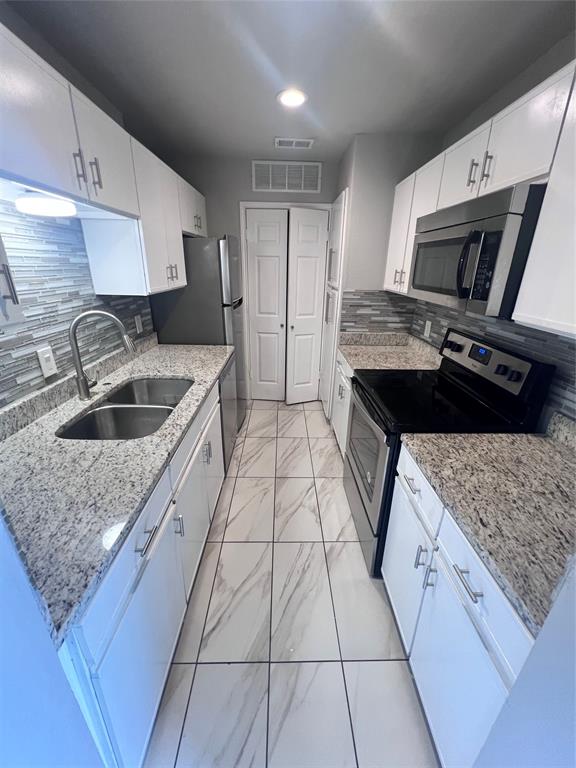 8404 Forest Lane Property Photo 7