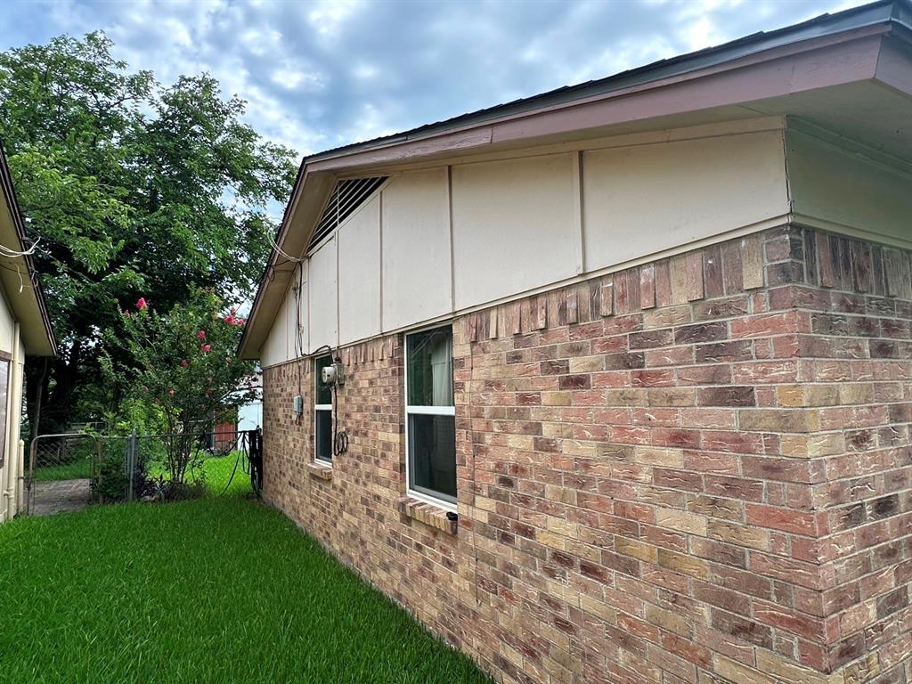 1110 Barclay Drive Property Photo 5
