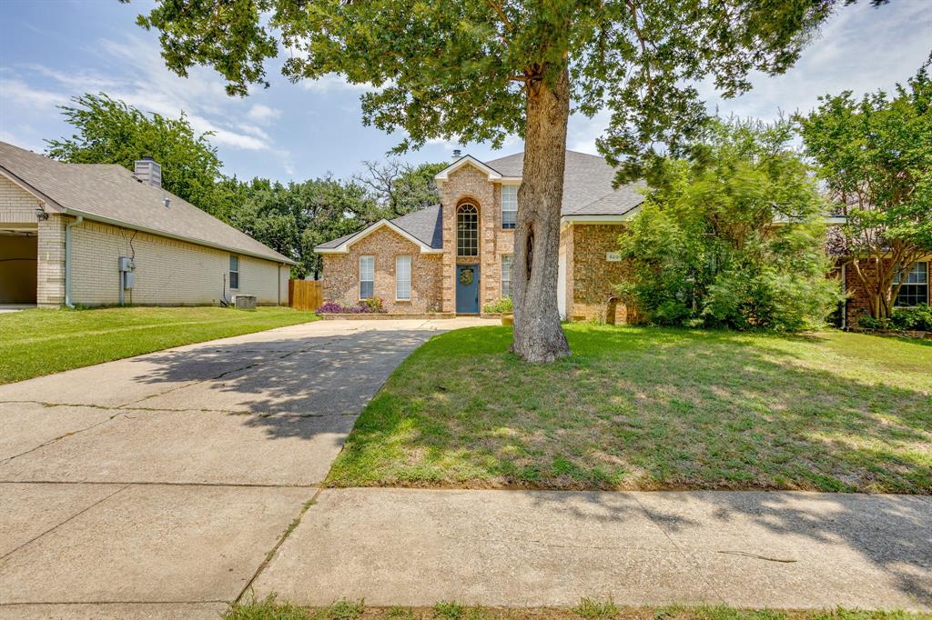 525 Oakbrook Drive Property Photo 1