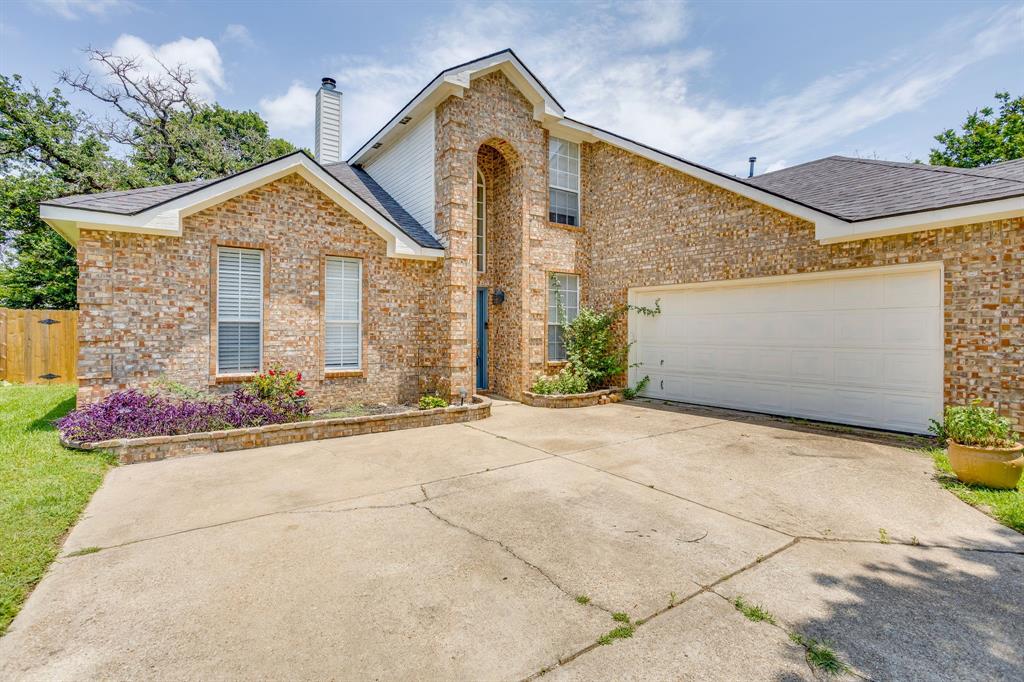 525 Oakbrook Drive Property Photo 3