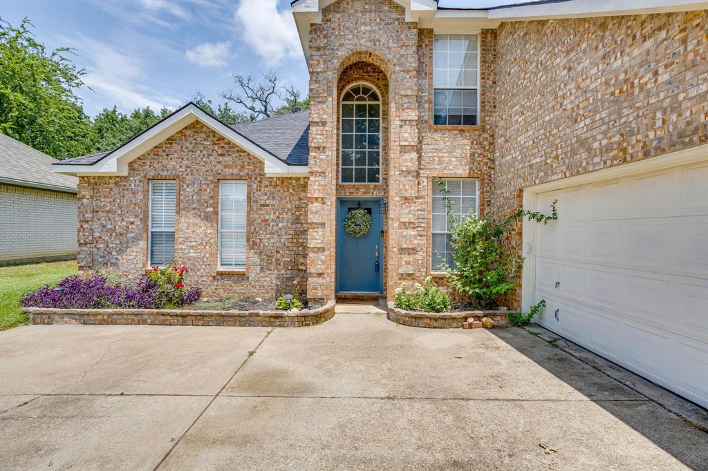 525 Oakbrook Drive Property Photo 4