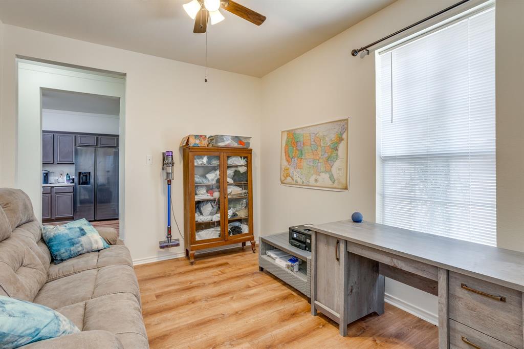 525 Oakbrook Drive Property Photo 6