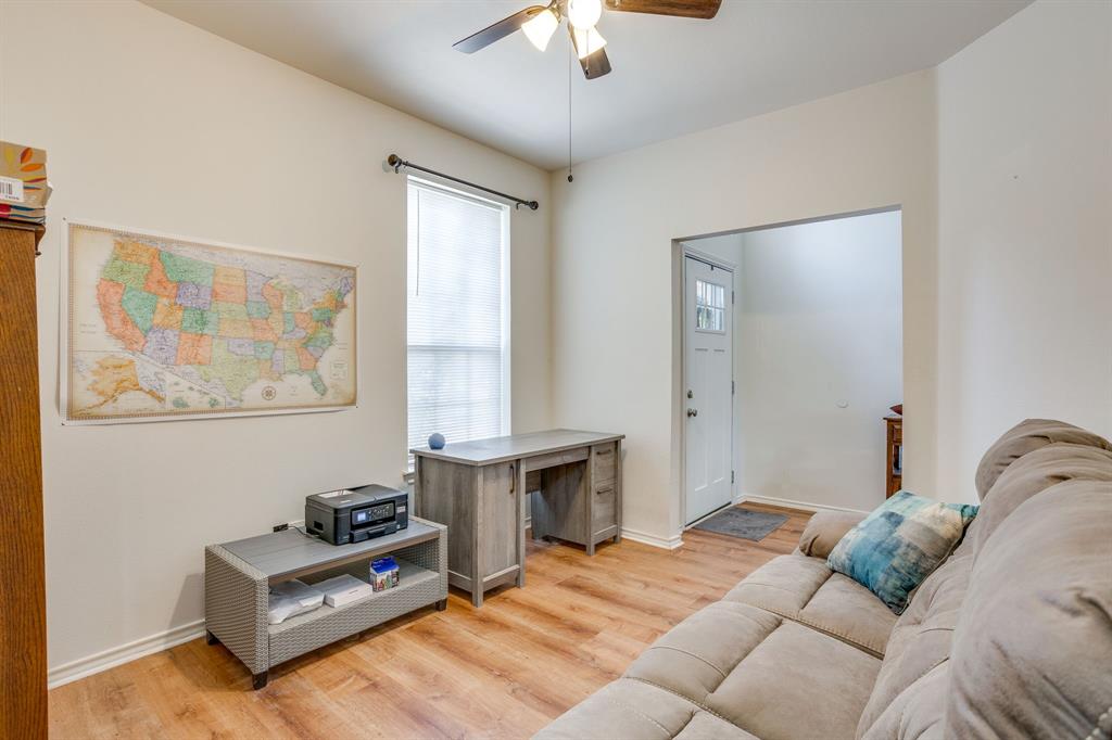 525 Oakbrook Drive Property Photo 7