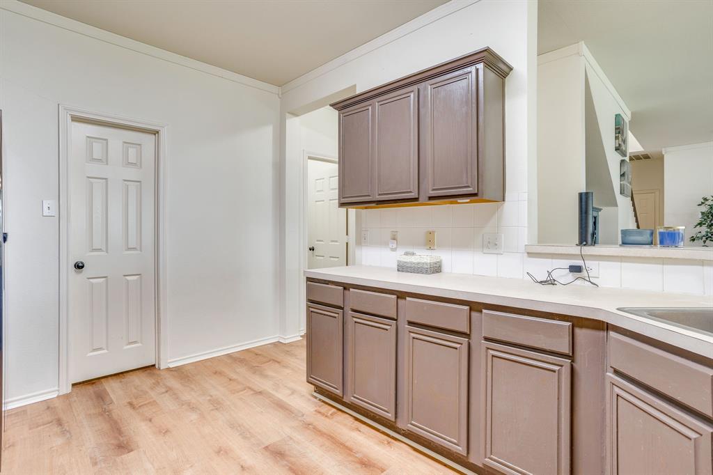 525 Oakbrook Drive Property Photo 12