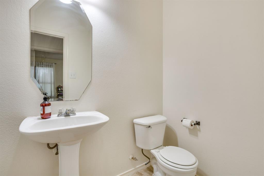 525 Oakbrook Drive Property Photo 21