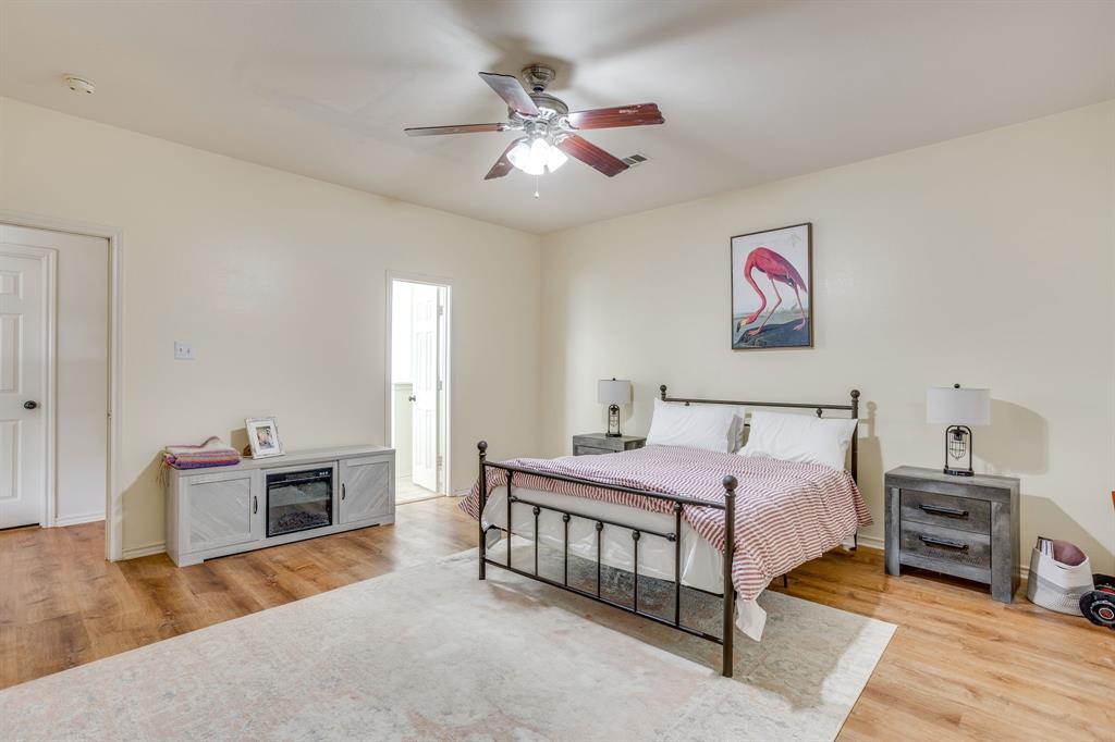 525 Oakbrook Drive Property Photo 23