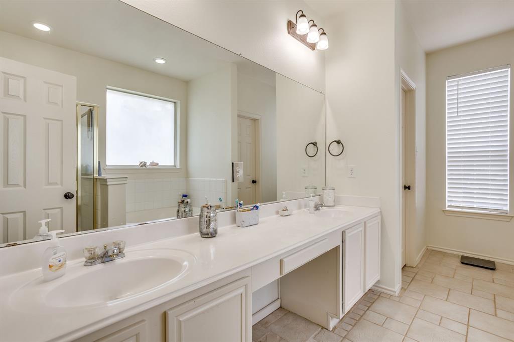 525 Oakbrook Drive Property Photo 26